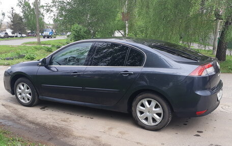 Renault Laguna III рестайлинг, 2010 год, 4 фотография
