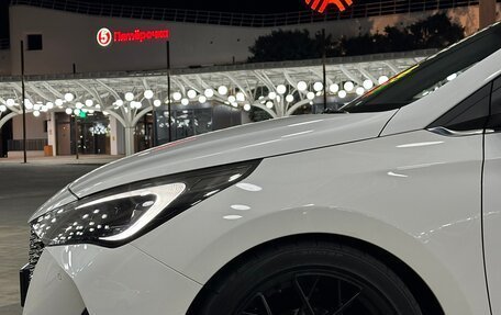 Hyundai Solaris II рестайлинг, 2022 год, 1 875 000 рублей, 2 фотография