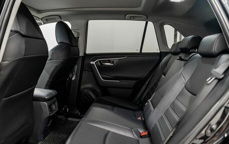 Toyota RAV4, 2024 год, 5 300 000 рублей, 8 фотография