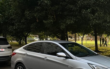 Hyundai Solaris II рестайлинг, 2013 год, 750 000 рублей, 2 фотография
