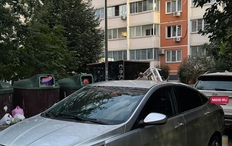 Hyundai Solaris II рестайлинг, 2013 год, 750 000 рублей, 3 фотография