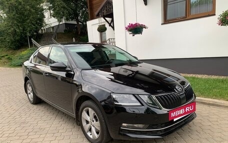 Skoda Octavia, 2017 год, 1 990 000 рублей, 3 фотография