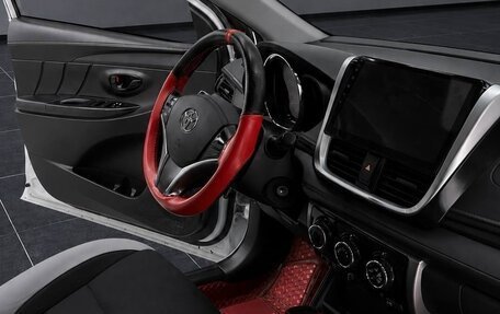 Toyota Yaris XP150 рестайлинг, 2022 год, 1 290 000 рублей, 7 фотография