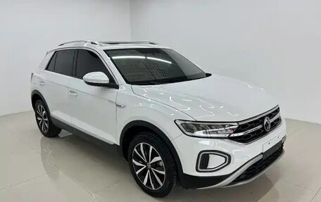 Volkswagen T-Roc I, 2023 год, 1 569 911 рублей, 3 фотография