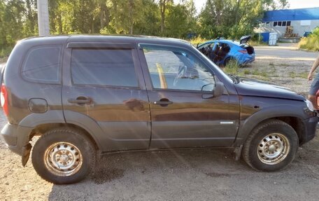 Chevrolet Niva I рестайлинг, 2009 год, 200 000 рублей, 3 фотография