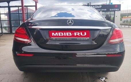 Mercedes-Benz E-Класс, 2019 год, 2 300 000 рублей, 6 фотография