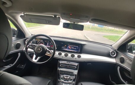 Mercedes-Benz E-Класс, 2019 год, 2 300 000 рублей, 13 фотография