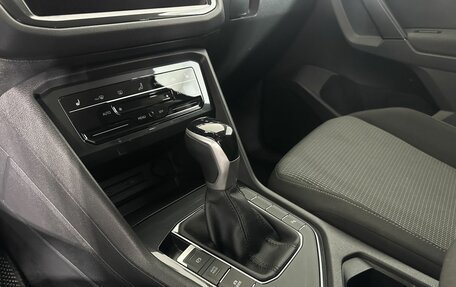 Volkswagen Tiguan II, 2021 год, 2 250 000 рублей, 13 фотография