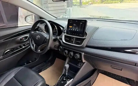 Toyota Yaris XP150 рестайлинг, 2022 год, 1 099 100 рублей, 8 фотография