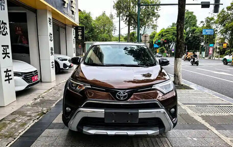 Toyota RAV4, 2019 год, 1 697 008 рублей, 2 фотография