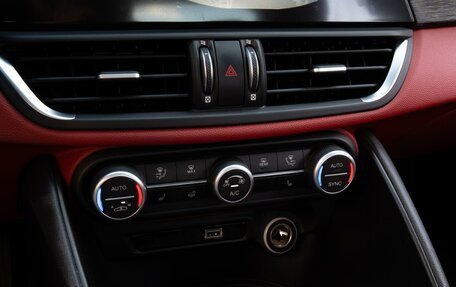 Alfa Romeo Giulia II, 2019 год, 3 745 000 рублей, 16 фотография
