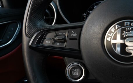 Alfa Romeo Giulia II, 2019 год, 3 745 000 рублей, 17 фотография