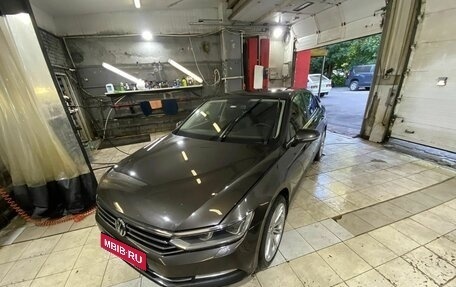 Volkswagen Passat B8 рестайлинг, 2015 год, 1 800 000 рублей, 1 фотография