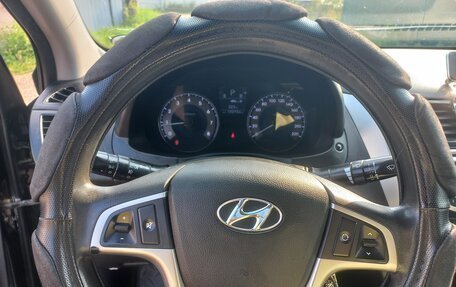 Hyundai Solaris II рестайлинг, 2011 год, 870 000 рублей, 12 фотография