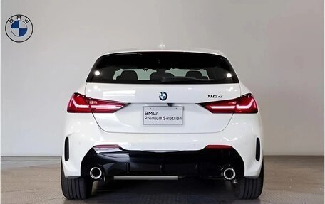 BMW 1 серия, 2023 год, 1 990 000 рублей, 7 фотография