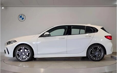 BMW 1 серия, 2023 год, 1 990 000 рублей, 6 фотография