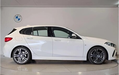 BMW 1 серия, 2023 год, 1 990 000 рублей, 3 фотография