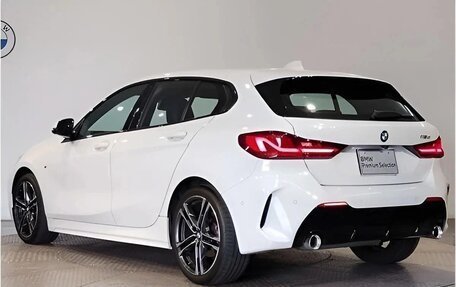 BMW 1 серия, 2023 год, 1 990 000 рублей, 8 фотография