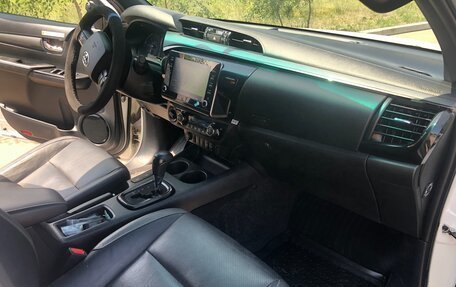 Toyota Hilux VIII, 2020 год, 4 985 000 рублей, 12 фотография