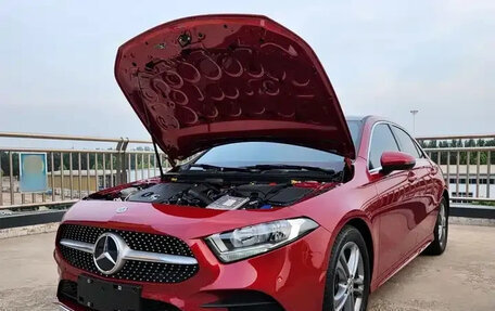 Mercedes-Benz A-Класс, 2021 год, 1 850 000 рублей, 2 фотография
