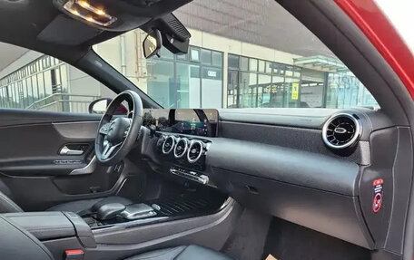 Mercedes-Benz A-Класс, 2021 год, 1 850 000 рублей, 7 фотография