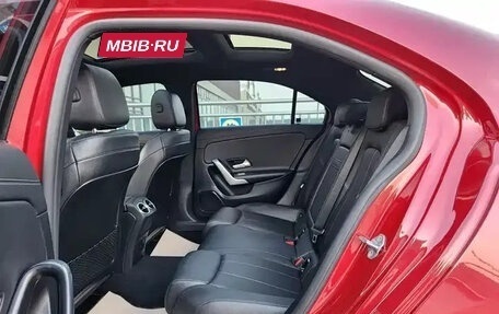 Mercedes-Benz A-Класс, 2021 год, 1 850 000 рублей, 15 фотография