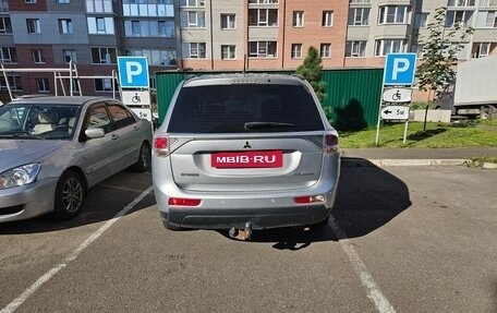 Mitsubishi Outlander III рестайлинг 3, 2014 год, 1 610 000 рублей, 9 фотография