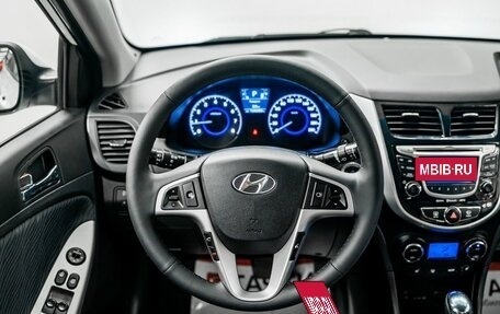 Hyundai Solaris II рестайлинг, 2013 год, 1 000 000 рублей, 10 фотография