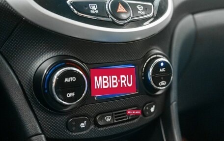 Hyundai Solaris II рестайлинг, 2013 год, 1 000 000 рублей, 16 фотография
