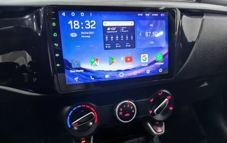 KIA Rio IV, 2018 год, 1 065 000 рублей, 19 фотография
