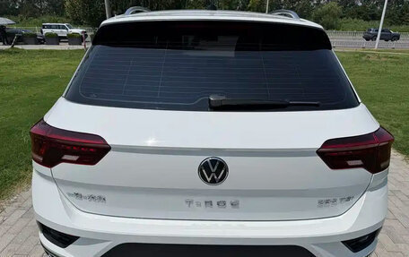 Volkswagen T-Roc I, 2022 год, 1 700 000 рублей, 2 фотография