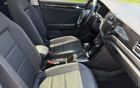 Volkswagen T-Roc I, 2022 год, 1 700 000 рублей, 7 фотография