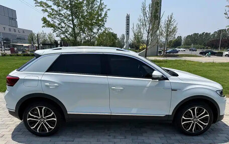 Volkswagen T-Roc I, 2022 год, 1 700 000 рублей, 4 фотография
