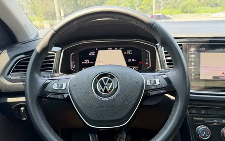 Volkswagen T-Roc I, 2022 год, 1 700 000 рублей, 5 фотография