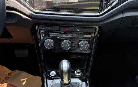 Volkswagen T-Roc I, 2022 год, 1 700 000 рублей, 12 фотография