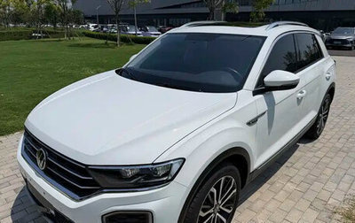 Volkswagen T-Roc I, 2022 год, 1 700 000 рублей, 1 фотография