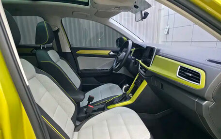 Volkswagen T-Roc I, 2022 год, 1 766 000 рублей, 26 фотография