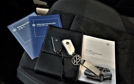 Volkswagen Golf VIII, 2024 год, 3 240 000 рублей, 5 фотография