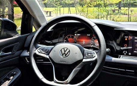 Volkswagen Golf VIII, 2024 год, 3 240 000 рублей, 13 фотография