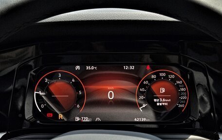 Volkswagen Golf VIII, 2024 год, 3 240 000 рублей, 17 фотография