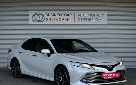 Toyota Camry, 2018 год, 2 215 000 рублей, 3 фотография