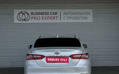 Toyota Camry, 2018 год, 2 215 000 рублей, 6 фотография