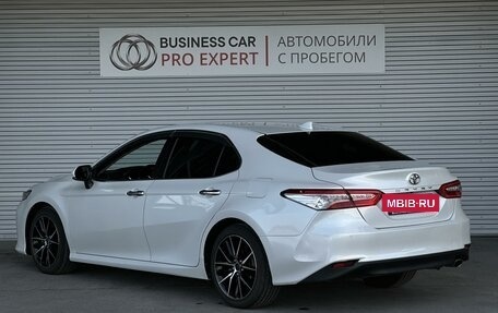 Toyota Camry, 2018 год, 2 215 000 рублей, 7 фотография