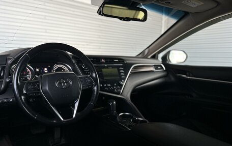 Toyota Camry, 2018 год, 2 215 000 рублей, 15 фотография