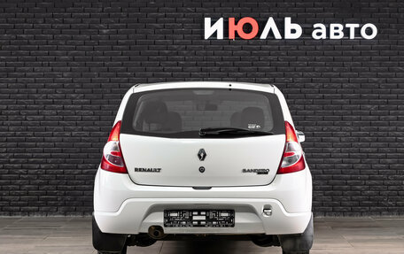 Renault Sandero I, 2014 год, 730 000 рублей, 2 фотография