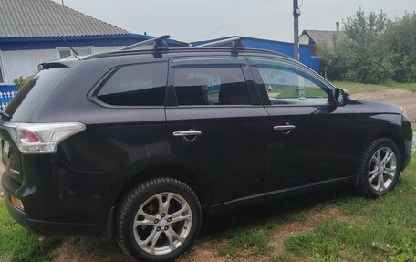 Mitsubishi Outlander III рестайлинг 3, 2012 год, 1 400 000 рублей, 7 фотография