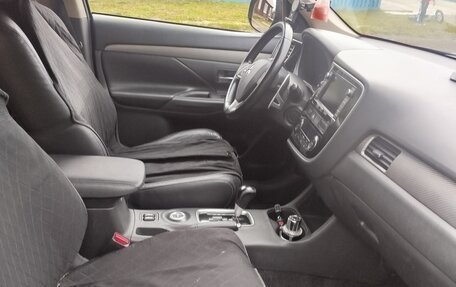 Mitsubishi Outlander III рестайлинг 3, 2012 год, 1 400 000 рублей, 10 фотография