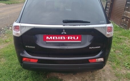 Mitsubishi Outlander III рестайлинг 3, 2012 год, 1 400 000 рублей, 16 фотография