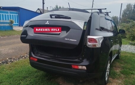 Mitsubishi Outlander III рестайлинг 3, 2012 год, 1 400 000 рублей, 15 фотография