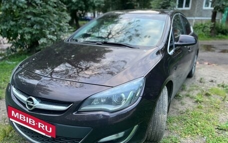 Opel Astra J, 2013 год, 601 000 рублей, 2 фотография